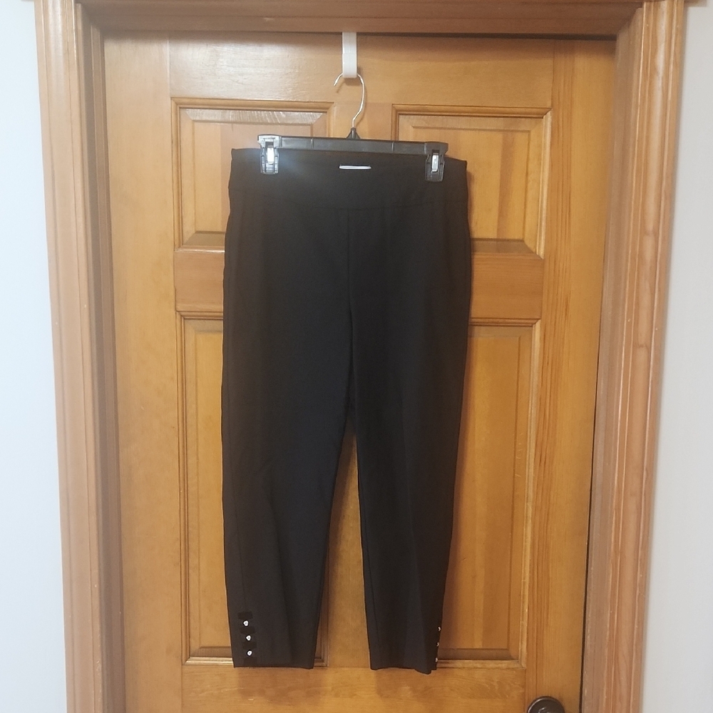 Carmen Black Cropped Pants, Women's Size Medium, Pull On, GUC